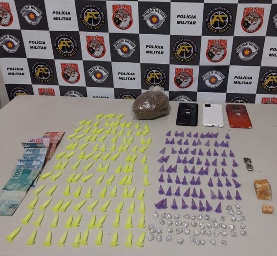 Homem é preso por tráfico de drogas em Garça; polícia apreende cocaína, crack e maconha