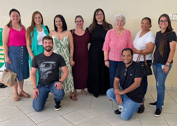 Equipe da APAE Garça participa de capacitação em Marília 