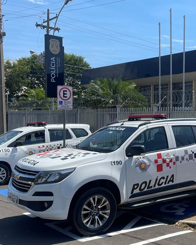  Jovem reage à abordagem e acaba baleado pela Polícia Civil no Takeo Toyota